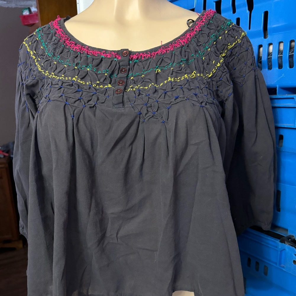 Free people small cropped gray smocked embroidered hi low top 1/4 button up